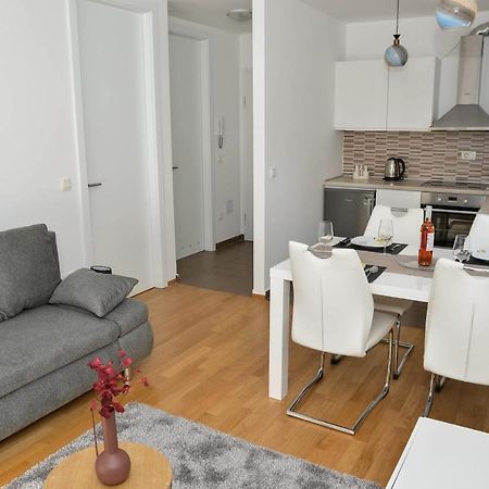 Apartment Leon Sa Privatnim Parkingom Zára Kültér fotó