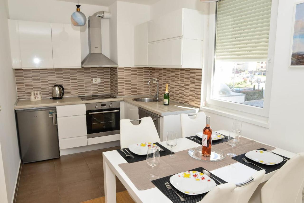 Apartment Leon Sa Privatnim Parkingom Zára Kültér fotó