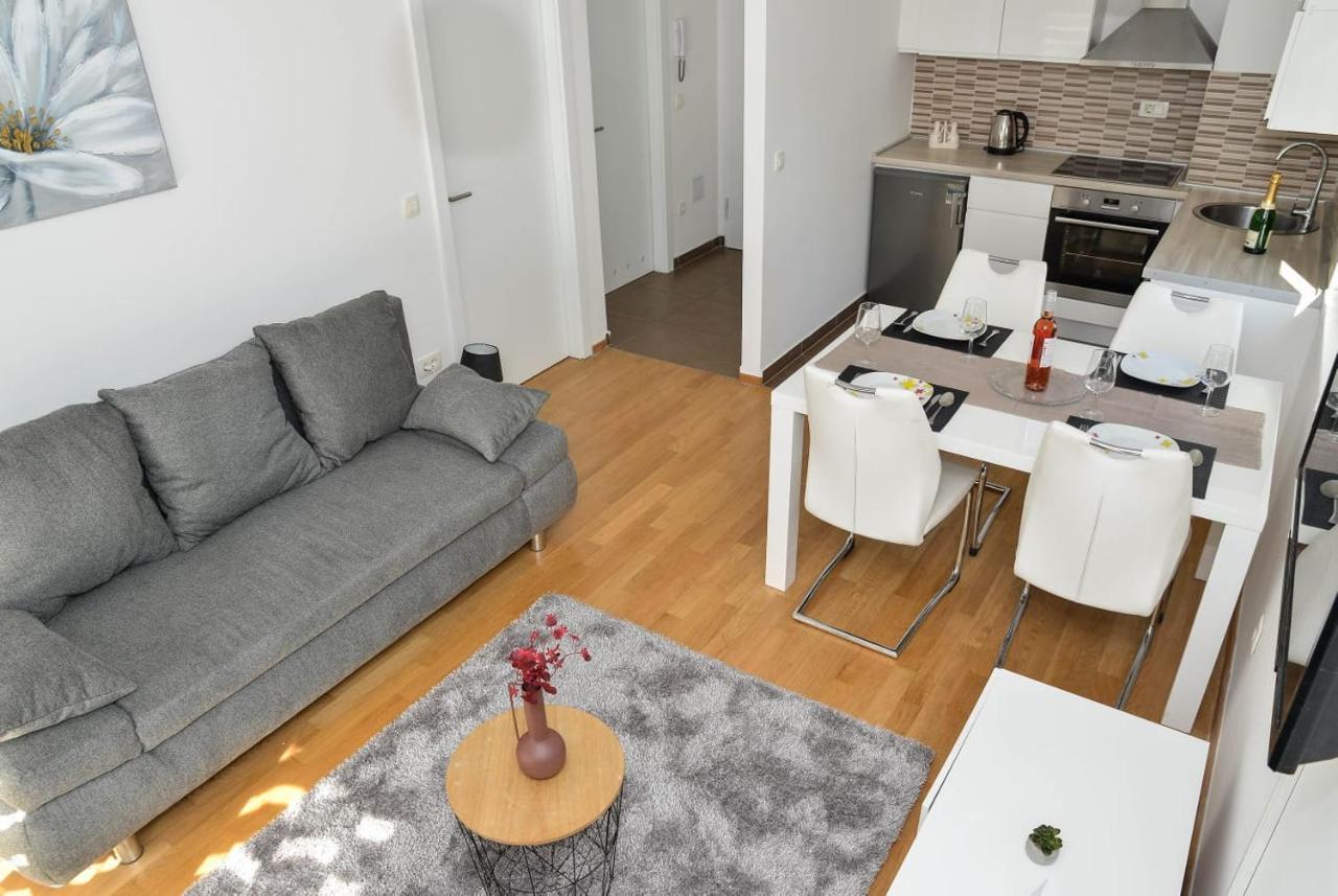 Apartment Leon Sa Privatnim Parkingom Zára Kültér fotó