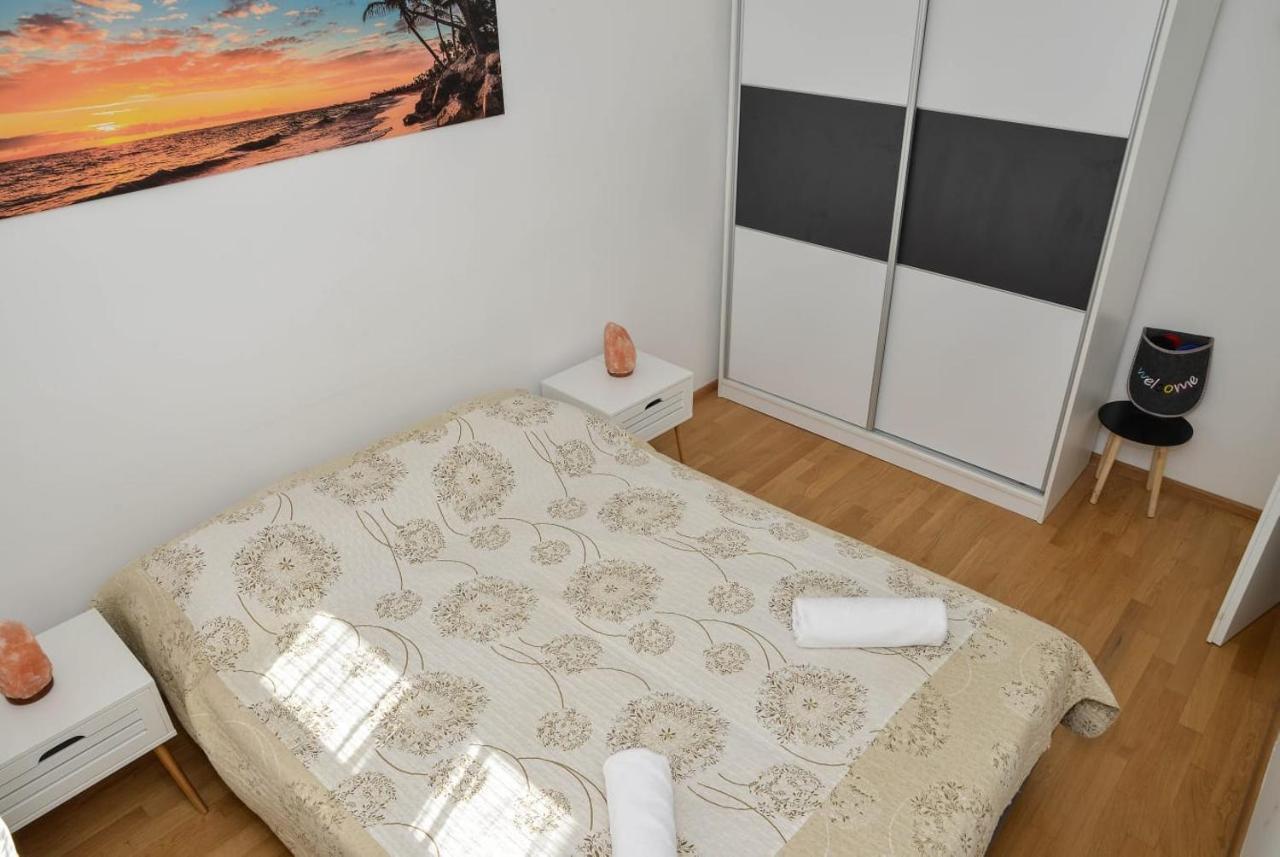 Apartment Leon Sa Privatnim Parkingom Zára Kültér fotó
